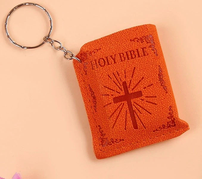 Mini Holy Bible Keychain with Jesus Cross in PVC colour leather, dimensions 4.5x6.0cm