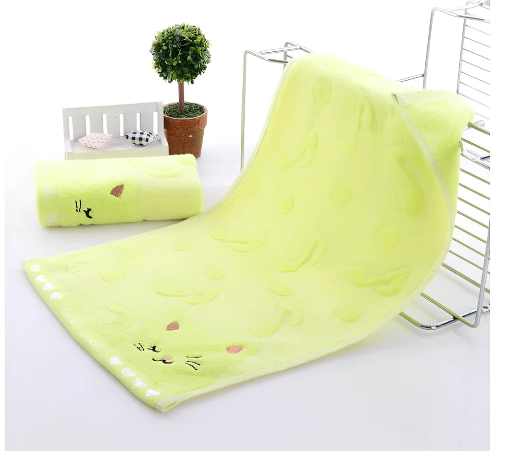 Bamboo fiber kitten face bath towel 25x50cm in blue with playful print