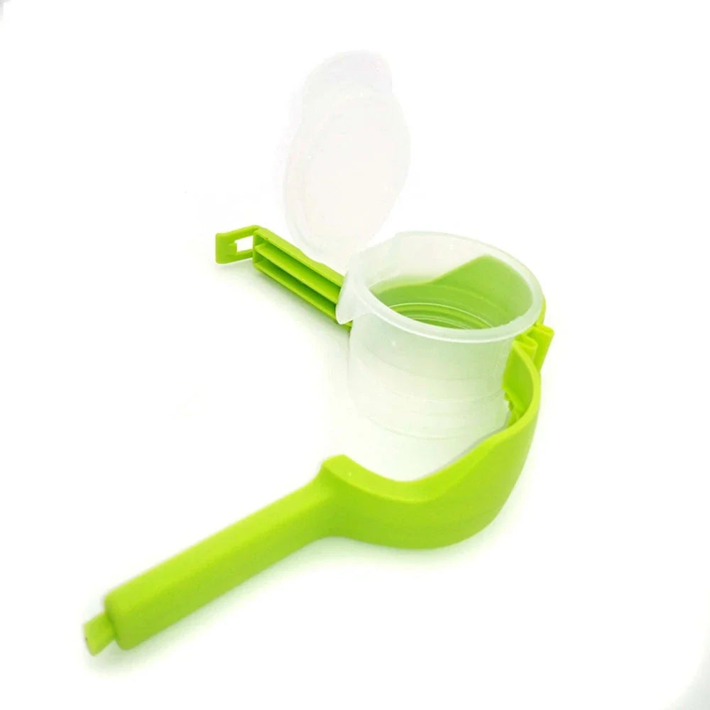 Versatile food clips in a range of colours, featuring airtight sealing and a convenient pour spout