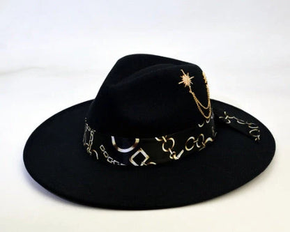 Wool-like autumn and winter felt cap in pendant pink and dark brown