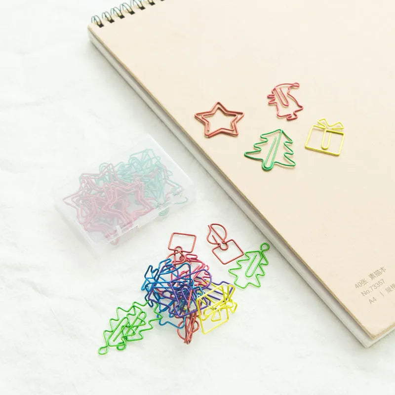 Assorted Christmas-themed special-shaped metal paper clips in festive colours, set of 18 pieces