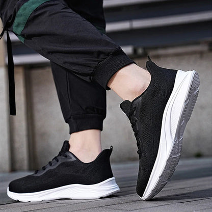Men's lace-up running shoes with breathable mesh upper in various colours