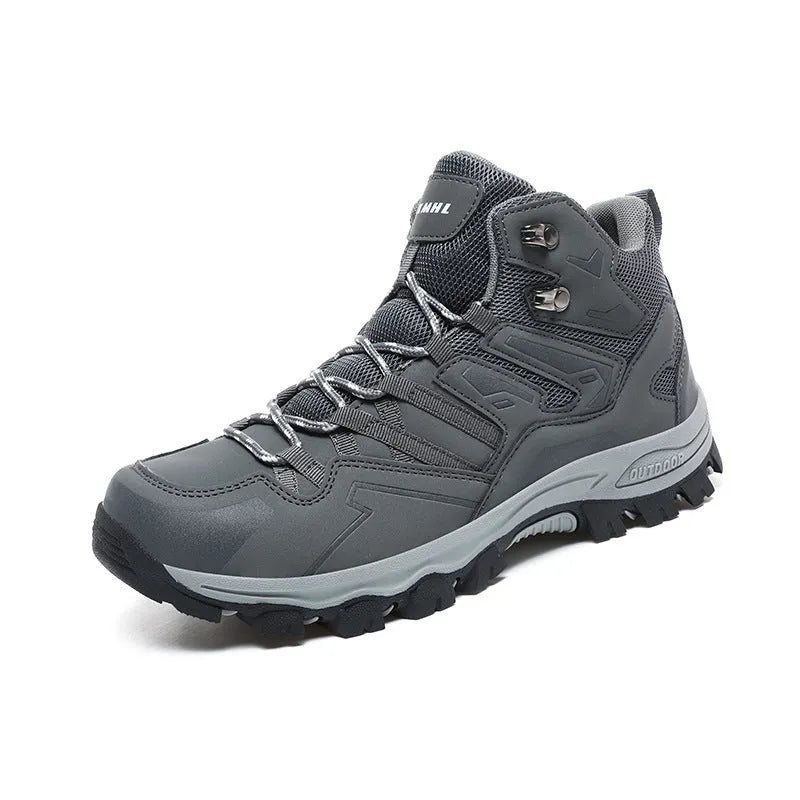 Low-top outdoor hiking shoes with lace-up front in multiple colour options