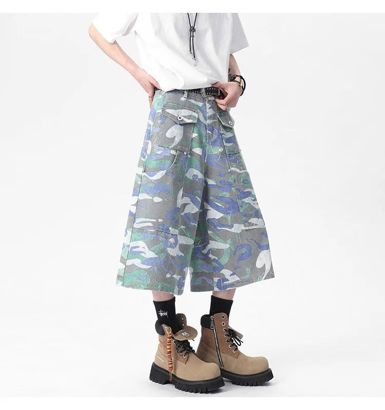 Women's camouflage print cotton cropped trousers with straight leg and multiple pockets