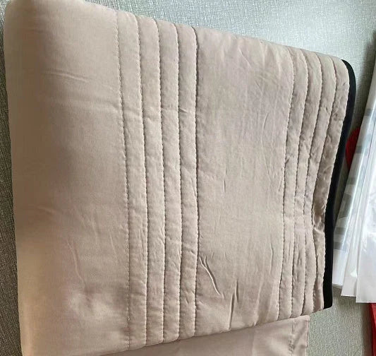 Lightweight polyester cooling blanket in various colours for summer comfort