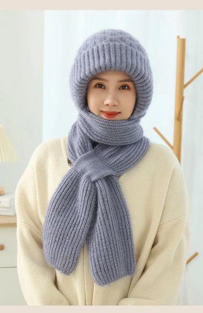 Women's fleece-lined knitted hat and scarf set in various colours for winter warmth