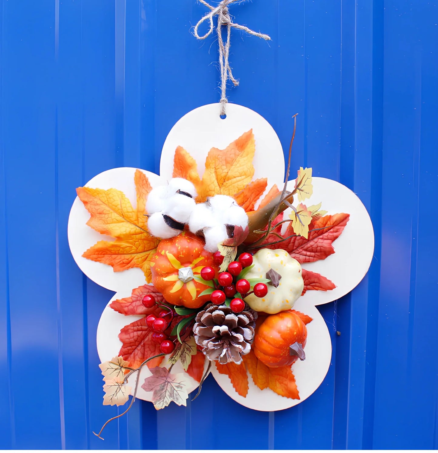 Autumn pumpkin wreath with 50cm diameter featuring fabric leaves and simulation pumpkins