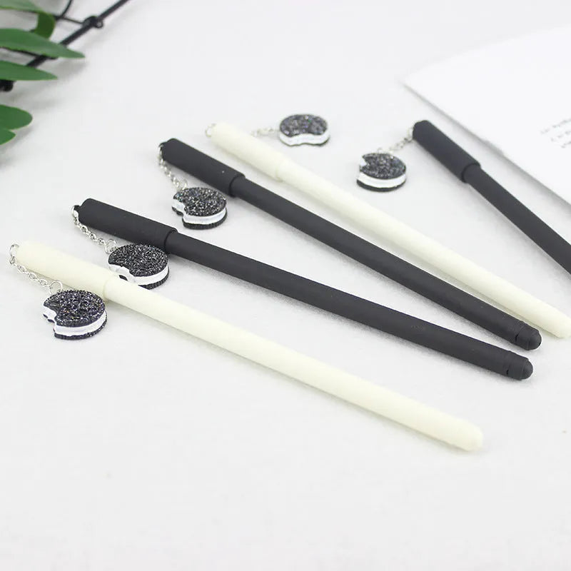 Cookies series pendant gel pen in black with 0.5mm tip and plastic case