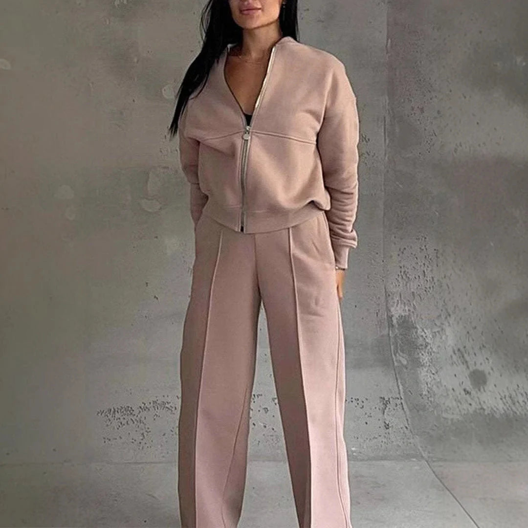 Stylish women's sports suit with zipper jacket and wide-leg pants for workouts and casual wear