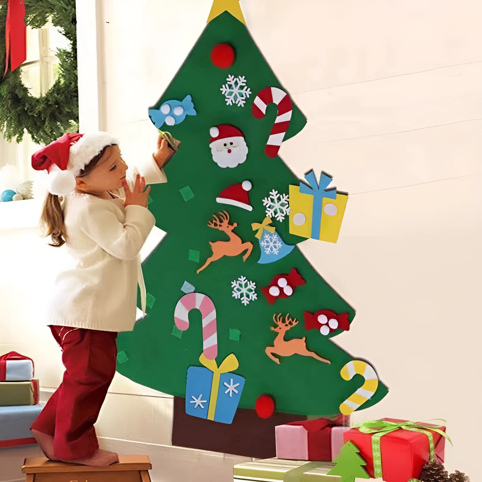 DIY multi-layer 3D felt Christmas tree with 32 decorations including snowflakes, Santa Claus and a snowman, expanded to 98x70 cm