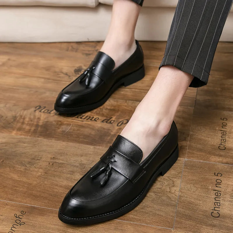 Men's black tassel slip-on business casual shoes with artificial PU upper and rubber sole