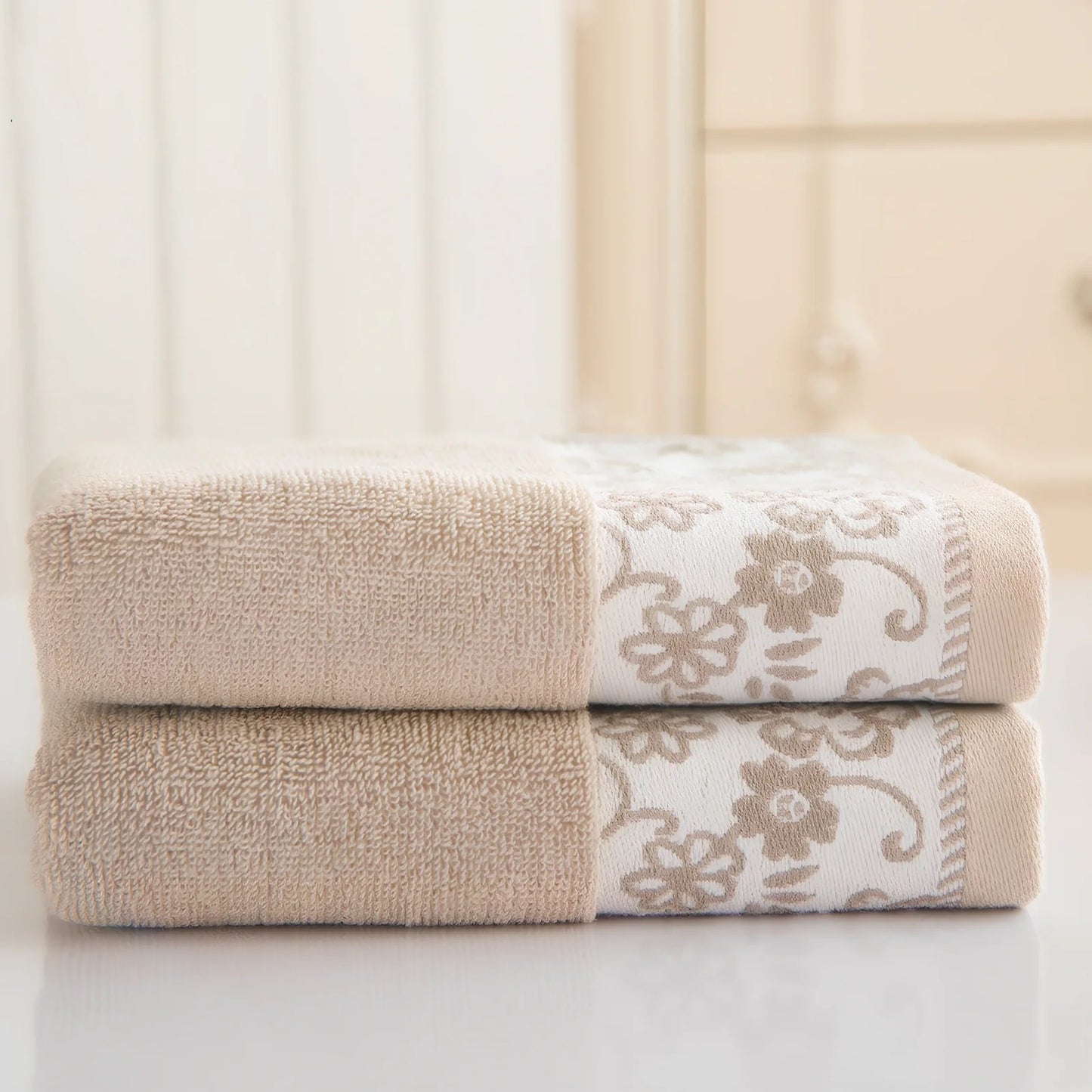 Creamy white wisteria flower jacquard cotton towel, 32 ply absorbent, 34x73cm dimensions