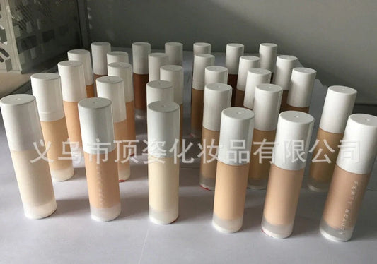 Six-colour concealer palette with six 2.5cm pans in 12cm x 8cm compact for colour correction