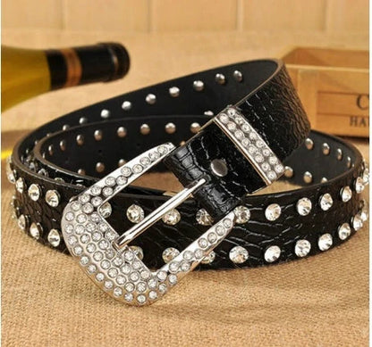 Rhinestone-embellished wide belt with adjustable length and sparkling details