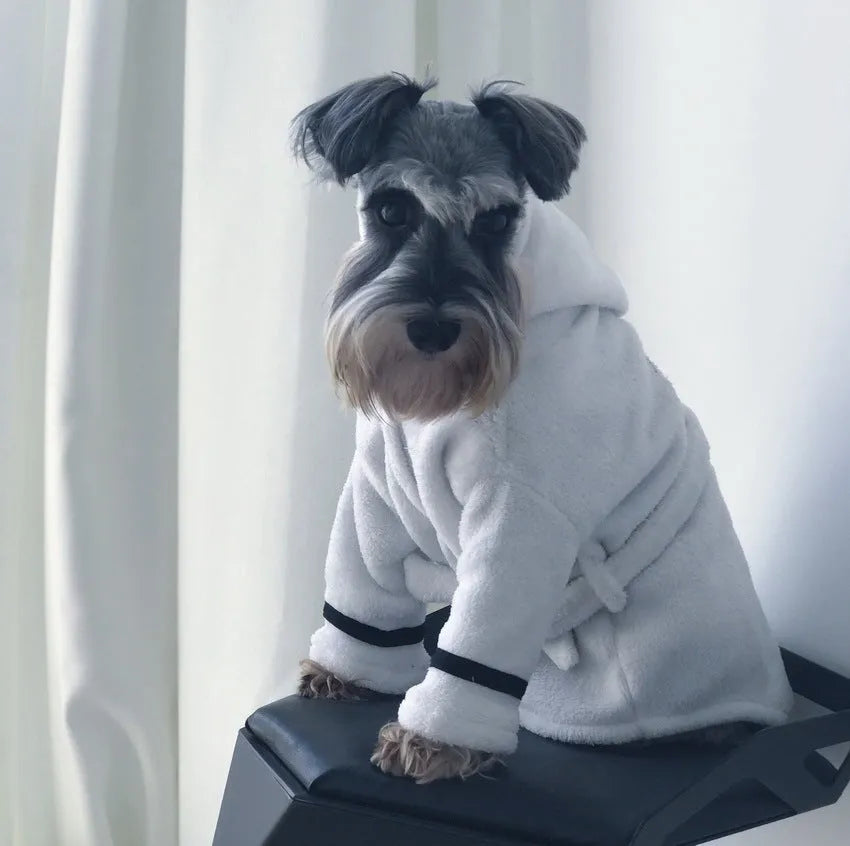 White polyester pet bathrobe for dogs and cats, sizes S to XL, on a white background