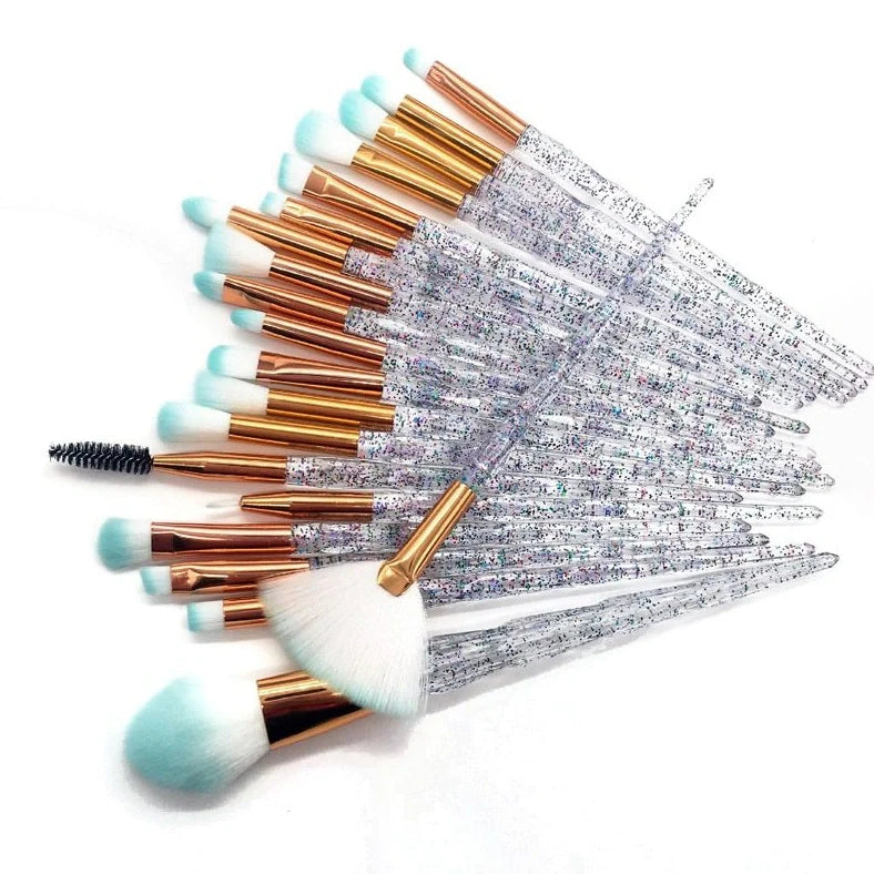 20-piece makeup brush set with artificial fibre bristles and 16cm plastic handles providing complete coverage for foundation, contouring, and detailed eye work