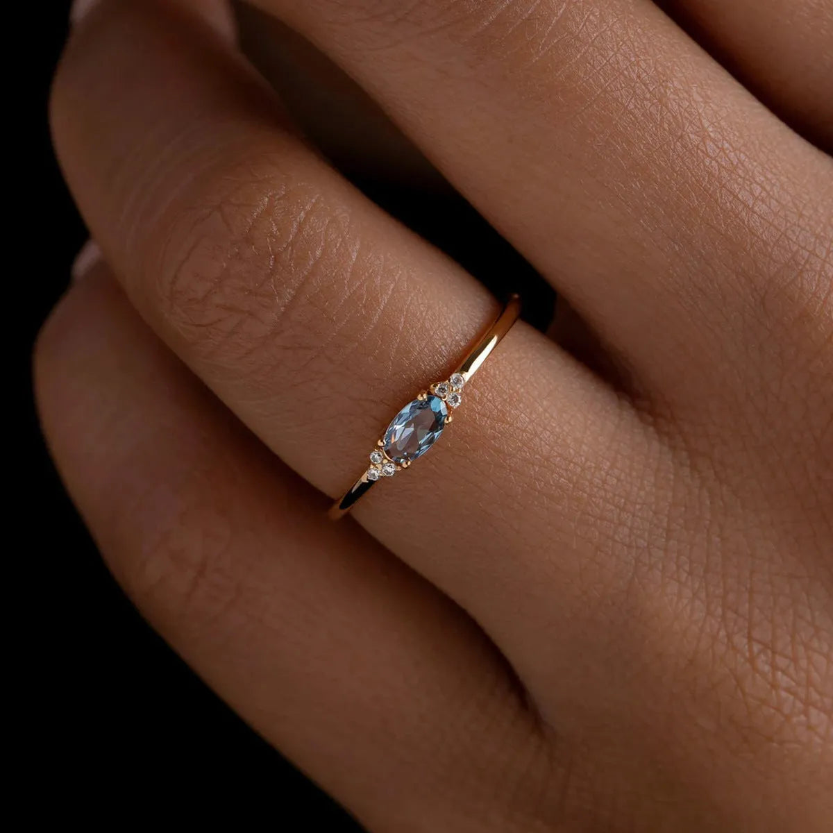 S925 sterling silver horse eye blue stone engagement ring in yellow gold with white diamond