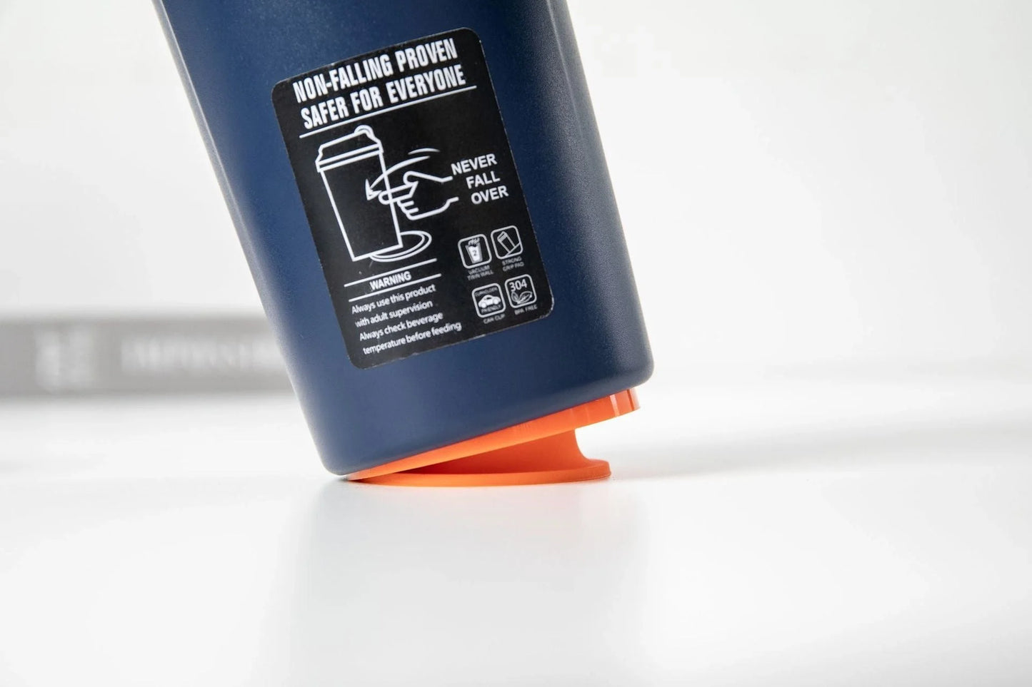 Durable stainless steel water bottle with 520ml capacity, perfect for hydration on the go