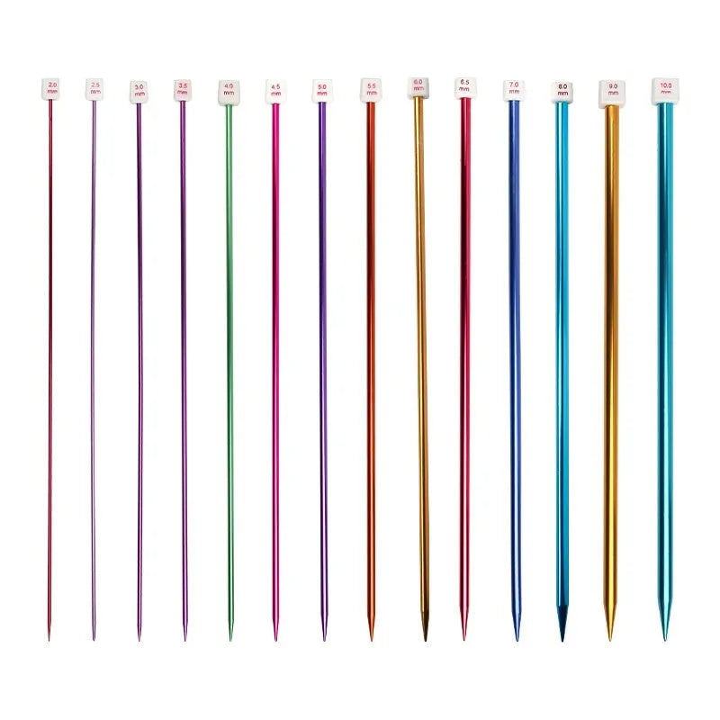 Aluminium crochet hook set with safety caps showing 28 hooks in 14 sizes from 2.0mm to 10.0mm