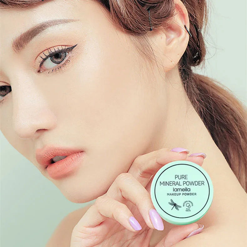 LaMeiLa mineral loose powder in compact with sifter, oil control and pore minimising finish, three shades available