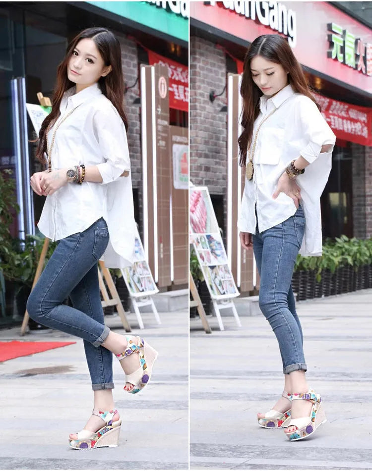Women's floral high heel wedge sandals with ankle strap in white, upper material artificial PU, rubber sole, 11cm heel and 3cm platform