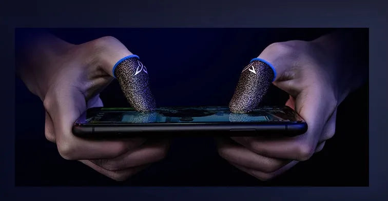Green gaming thumb sleeve made from silver fibre yarn with a reflective 3M logo strip.