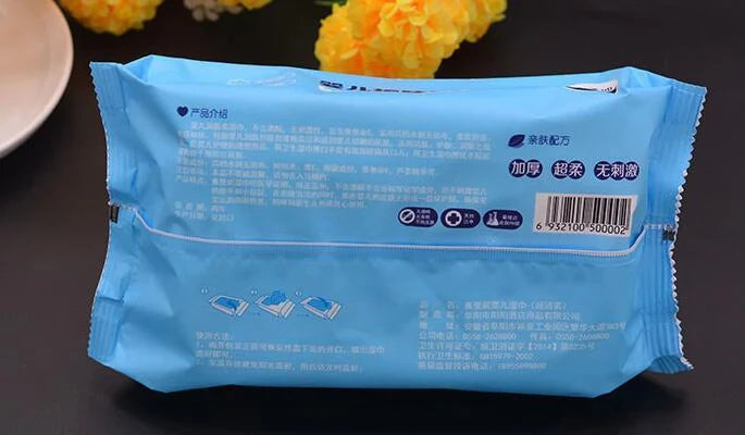 Pack of 80 thick, super soft non-irritating baby wipes, perfect for sensitive skin