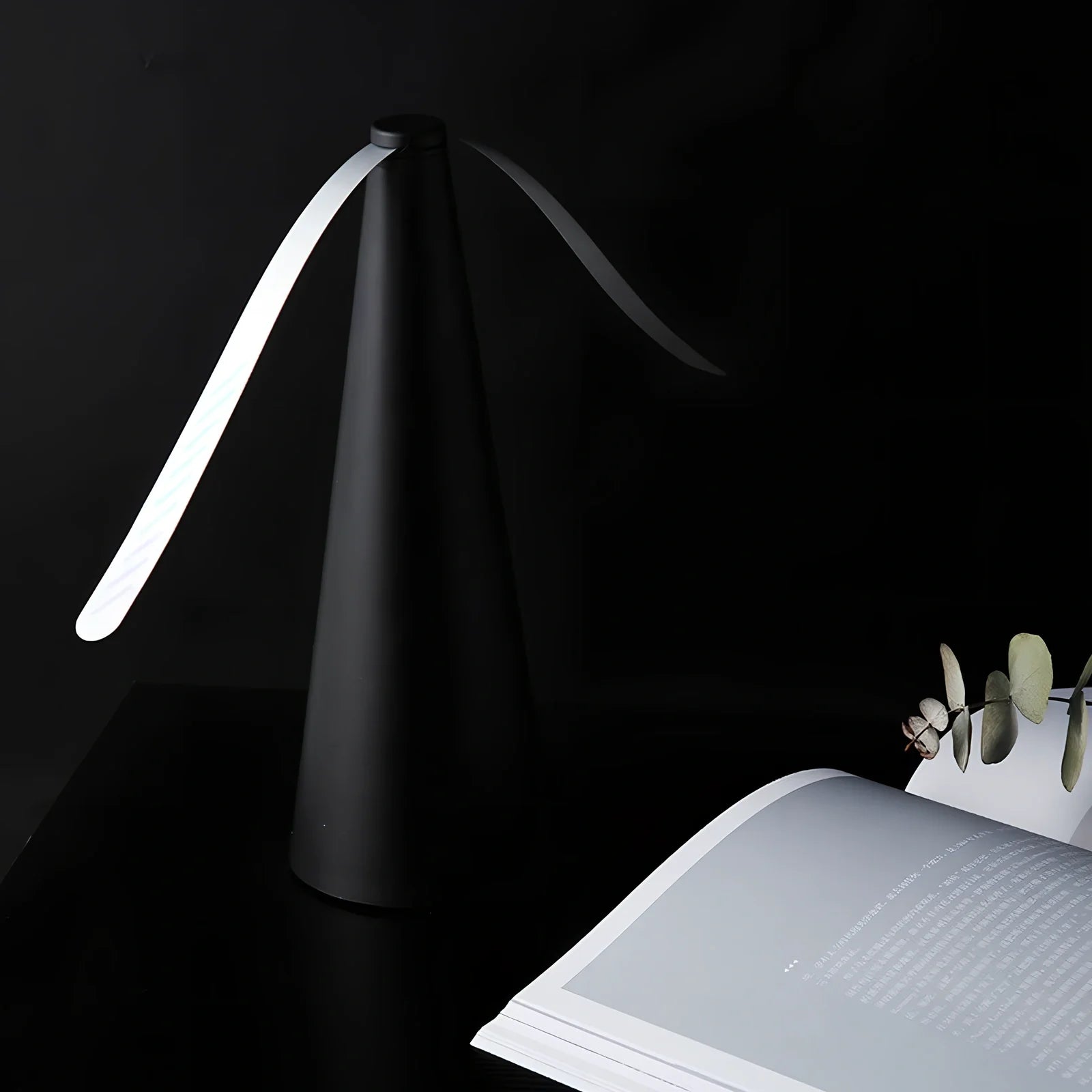 Compact USB fly repellent fan with ABS housing for tabletop insect protection