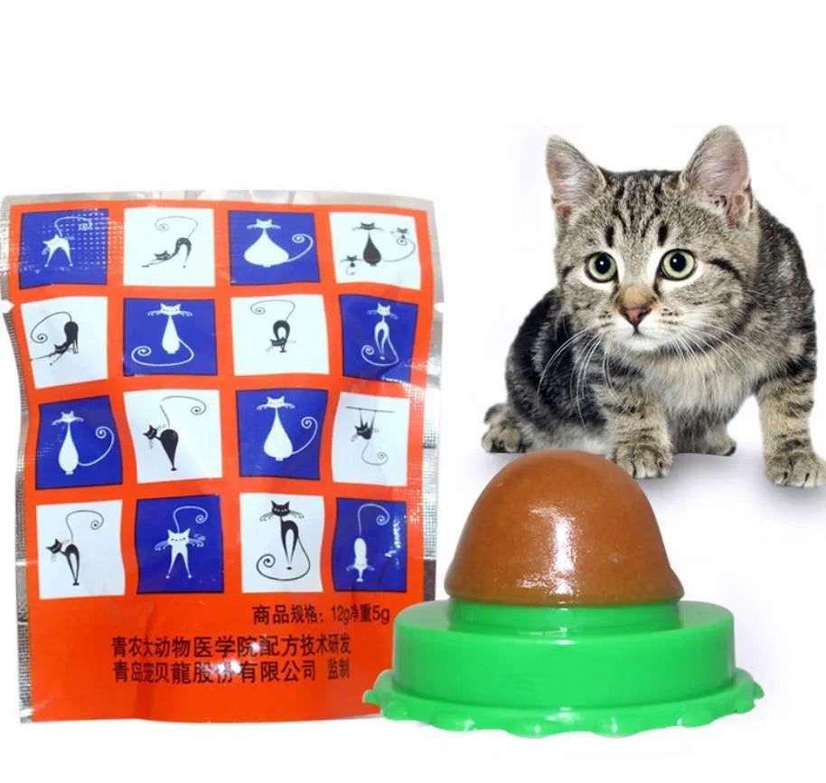 Cat sugar powerful pills 12g bag, 5 pieces in as-shown colours on a flat surface
