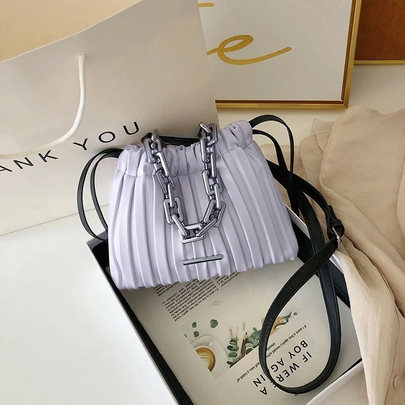 Korean-style women's drawstring bucket bag with thick acrylic chain in various colors