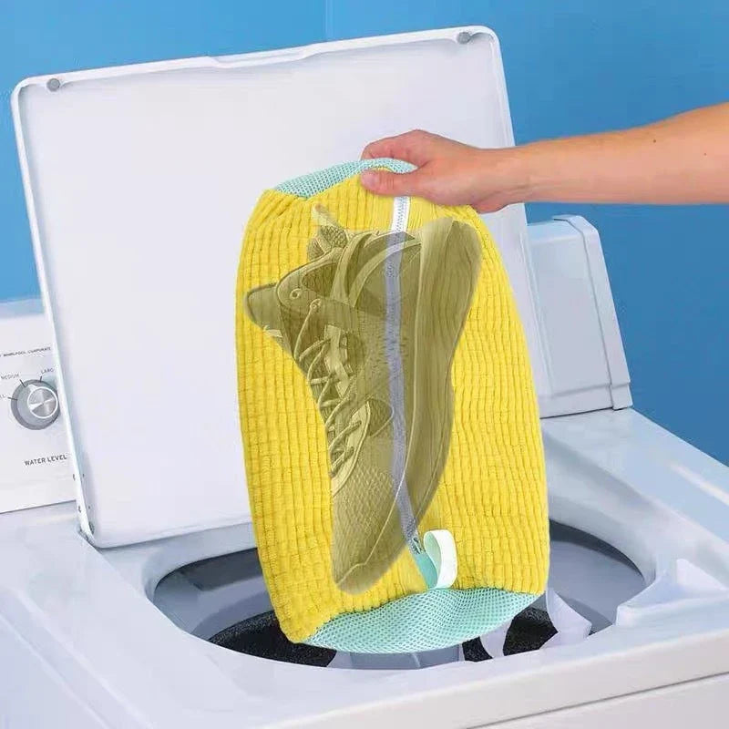 Reusable shoe wash bag with auto-lock zipper for washing machine cleaning