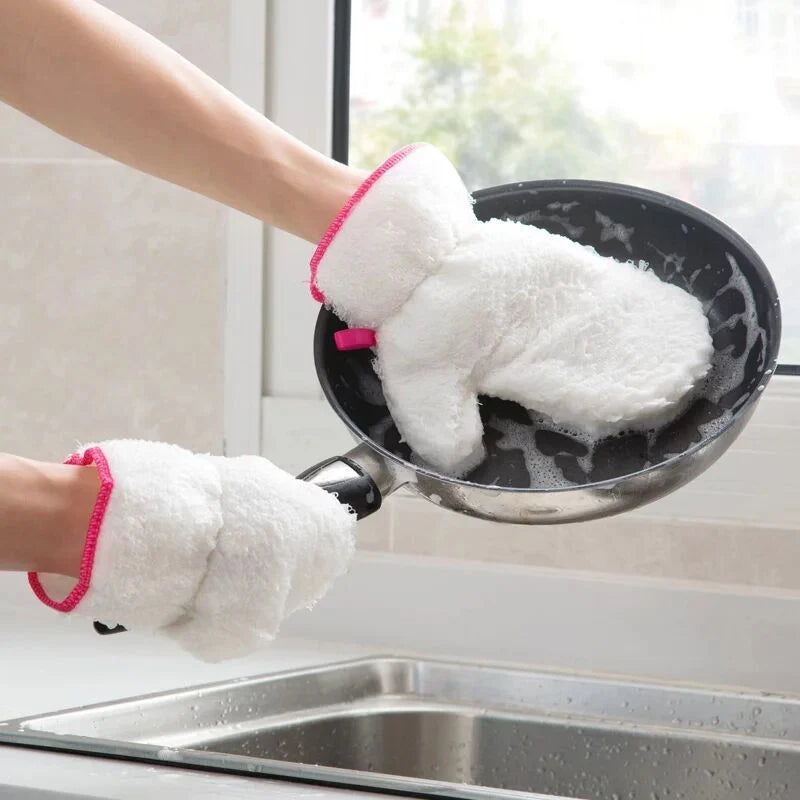 Thick microfiber dishwashing gloves in white, perfect for safe and efficient cleaning