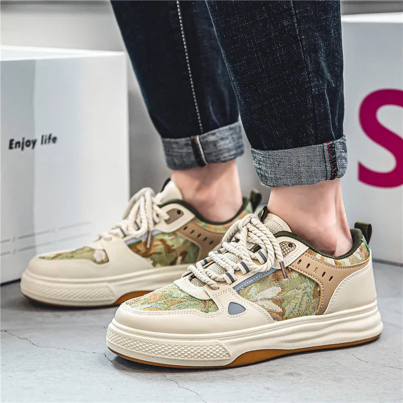 Canvas round-toe tide shoes in Milan green and beige colours on a flat heel, sizes 39-44.