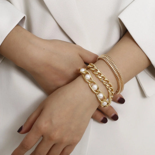 Creative Chain Inlaid Pearl Bracelet in gold, featuring imitation pearls and a modern chain design