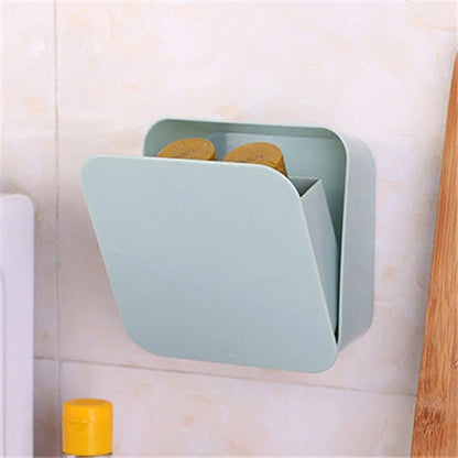 Decorative wall shelf for make-up storage in Nordic colours