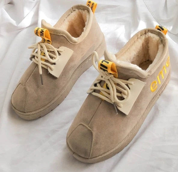 Women's winter cotton boots with velvet lining and non-slip rubber soles in black and beige