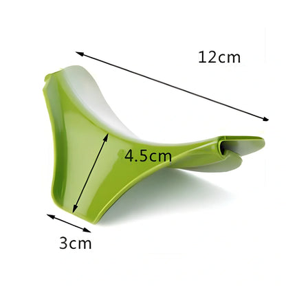 Green silicone soup funnel, 12x3x4.5cm PC material, clamps to round pots for spill-free pouring, 30g weight