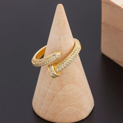 Adjustable geometric nail ring with gold-plated gem inlay, suitable for men and women