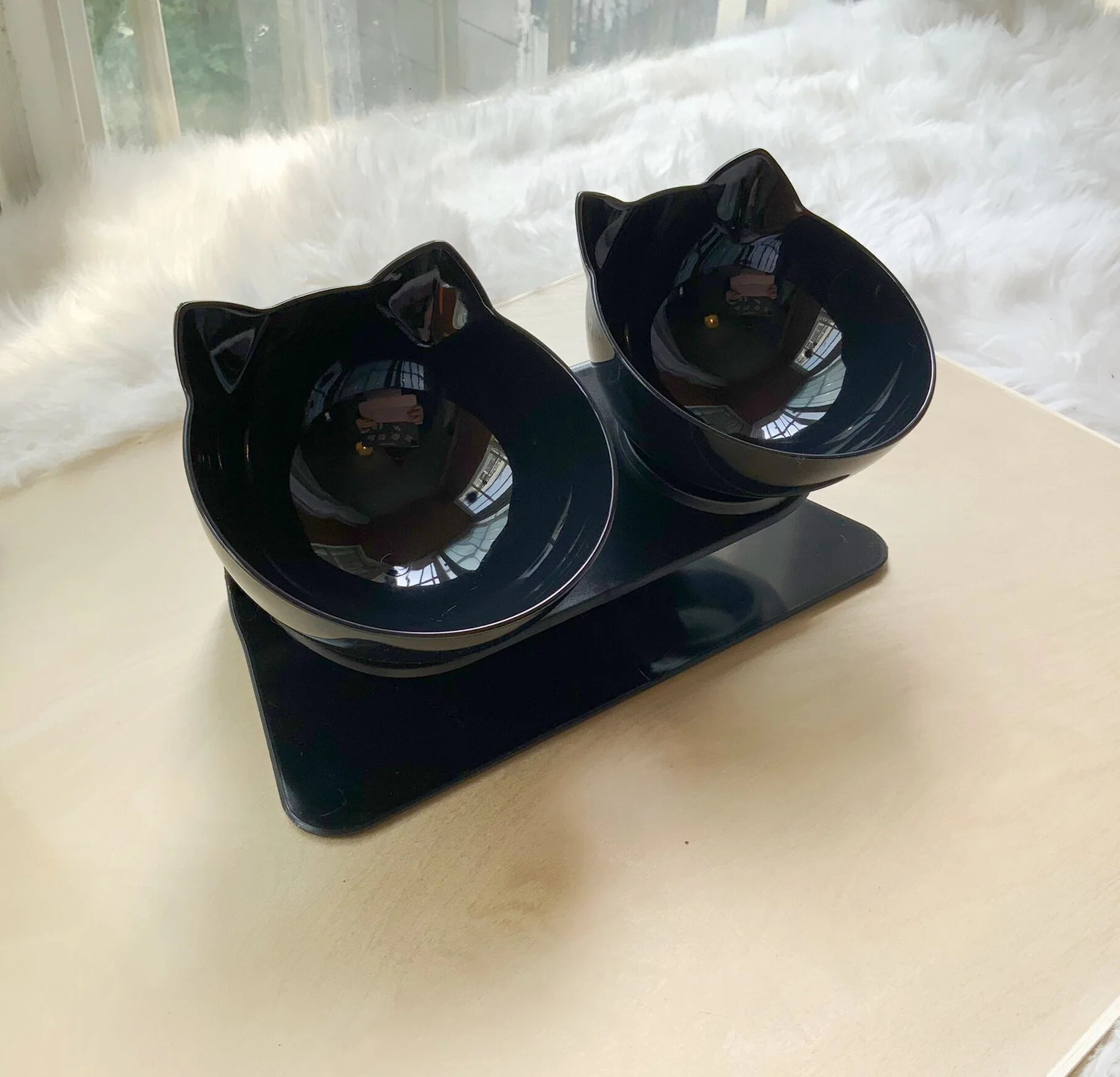 Cat Double Bowl with 15° tilt design for cervical support, transparent cat head and ears, food-grade plastic