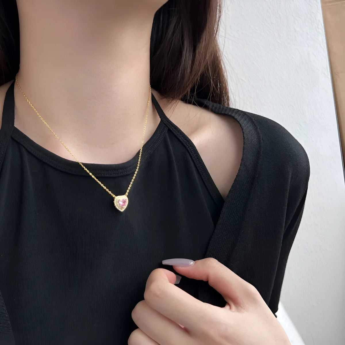 925 silver simple colour dopamine zircon necklace with platinum pink diamond electroplated finish on white background