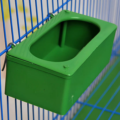 Green plastic splash-proof hanging bird food container, 14.5cm long, 6cm wide, 4.2cm high for garden use