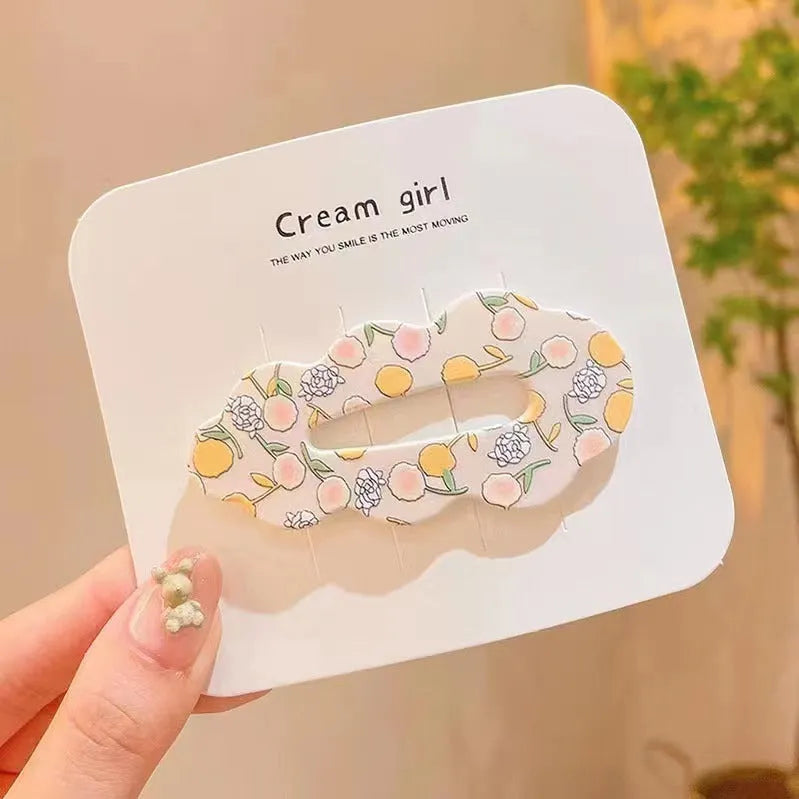 Plastic resin cartoon fruit hair clip with strawberry design for girls - 4.5cm length barrette