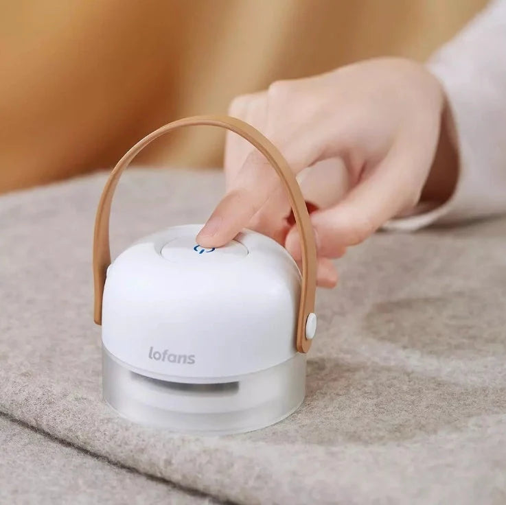 Rechargeable Hairball Removal Shaving Machine with Type-C charging port and compact design