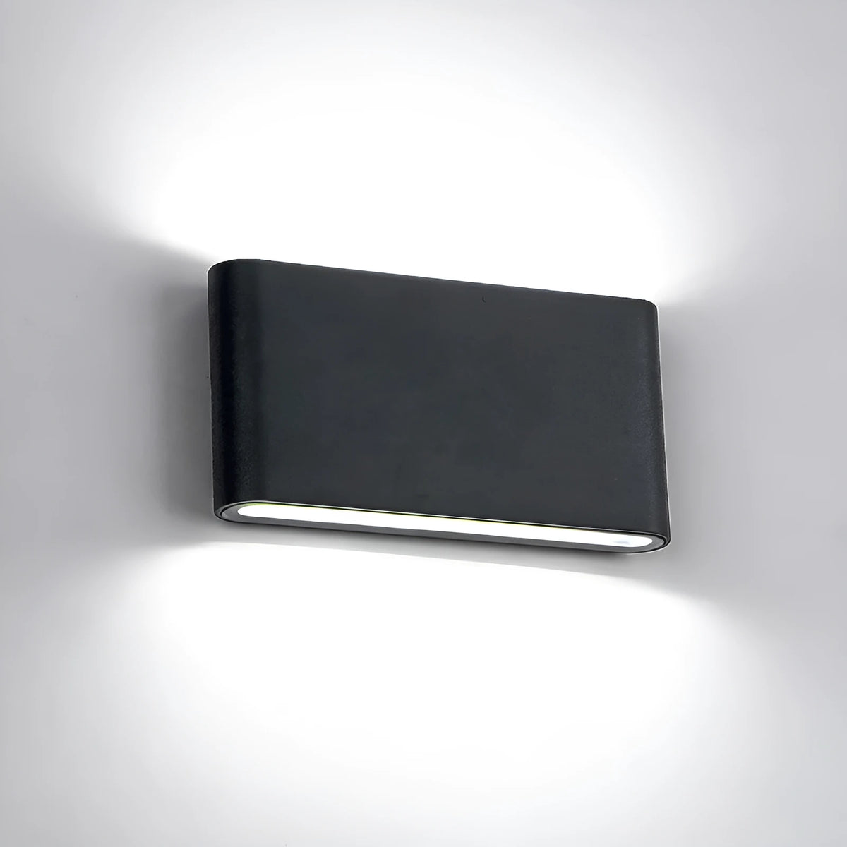 Waterproof aluminium indoor outdoor wall light 6W 12V black on balcony