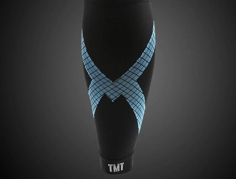 Wristband compression socks with graduated 20-30mmHg pressure for marathon running and athletic performance