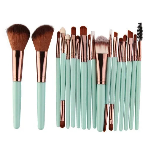 MAANGE 18-piece professional makeup brush set with black and silver handles and a fan contouring brush.