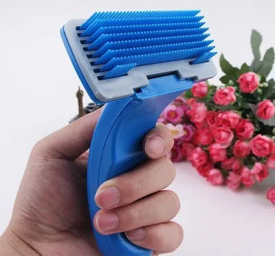 Pet hair removal comb with plastic handle and metal bristles, large size dimensions 12x7.8x19 cm