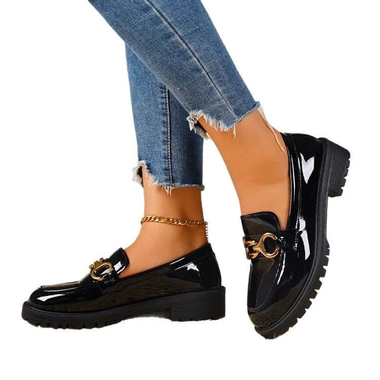 Women's chunky heel round toe pumps with thick sole, solid colour PU upper, black colour option