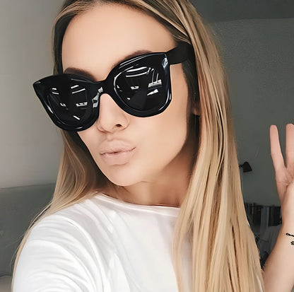 Women's vintage cat eye sunglasses with gradient lenses and polycarbonate frame