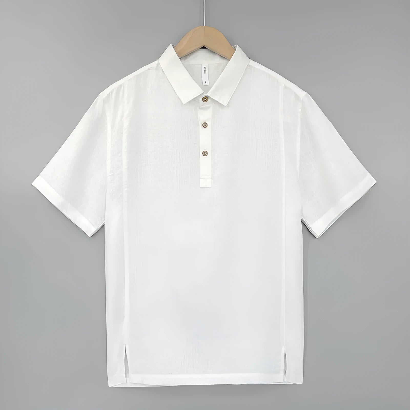 Men's light linen summer top with thin lapel collar and short sleeves in loose fit